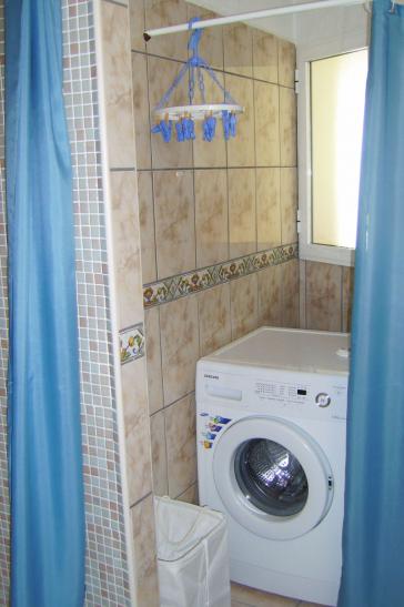 Waschmaschine in der unteren Etage